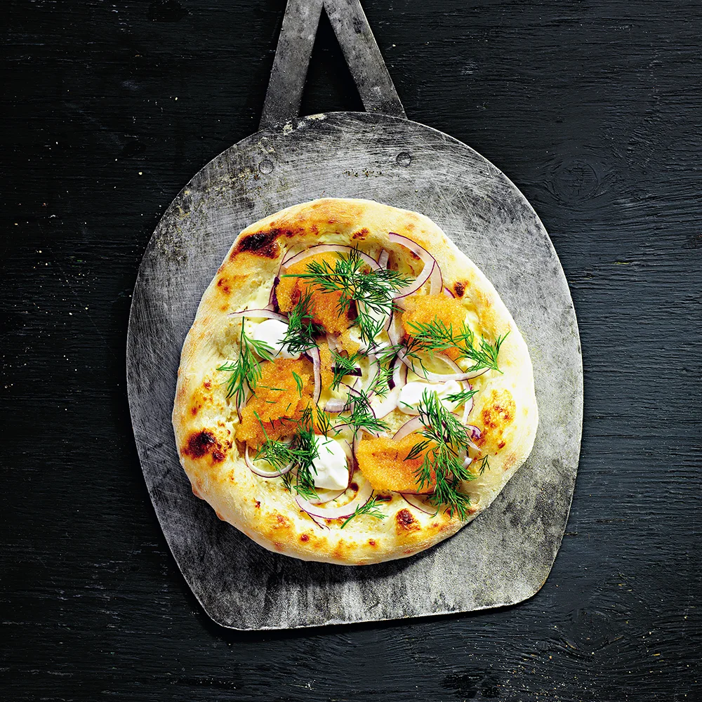 Pizza bianco med löjrom