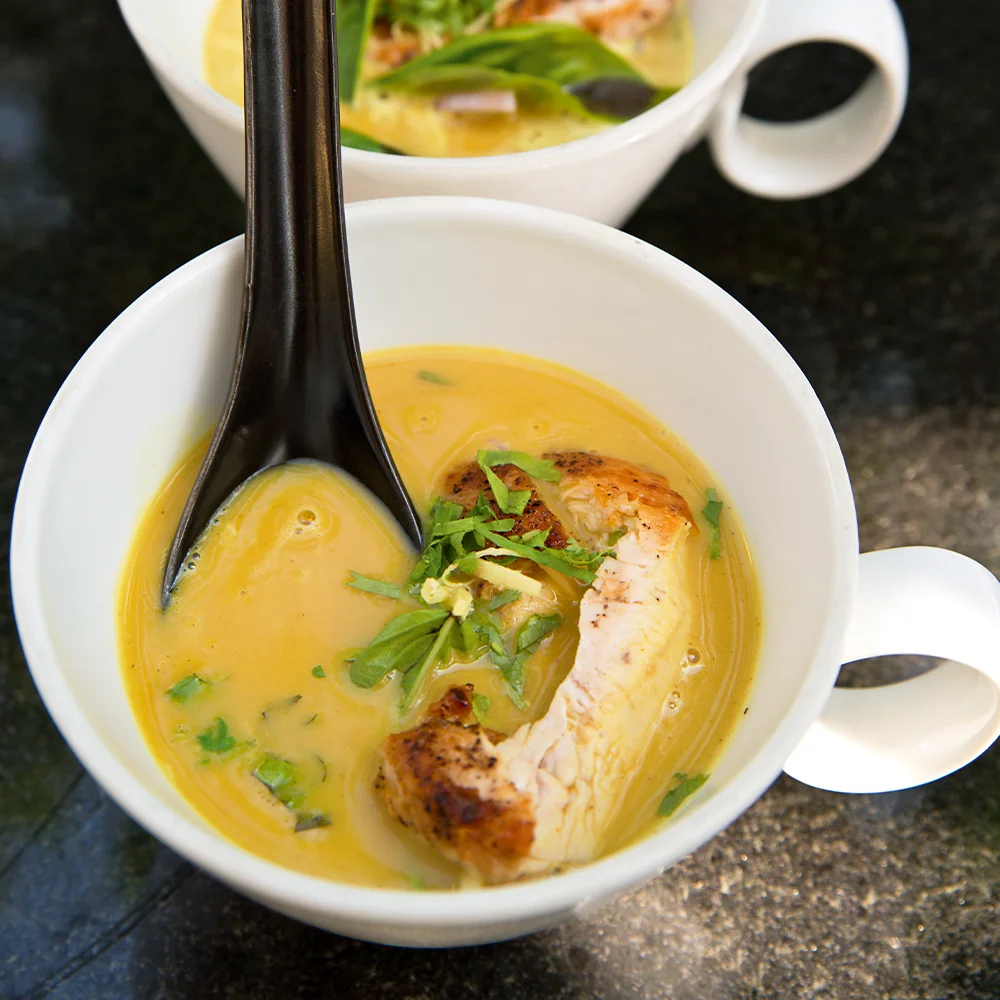 Ramen med kycklingbuljong och grön curry