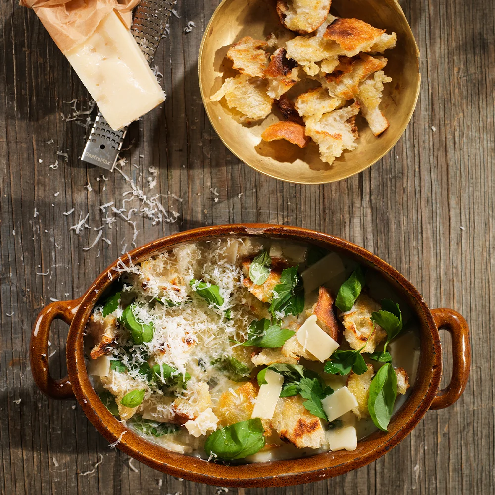 Potatissoppa med brödkrutonger